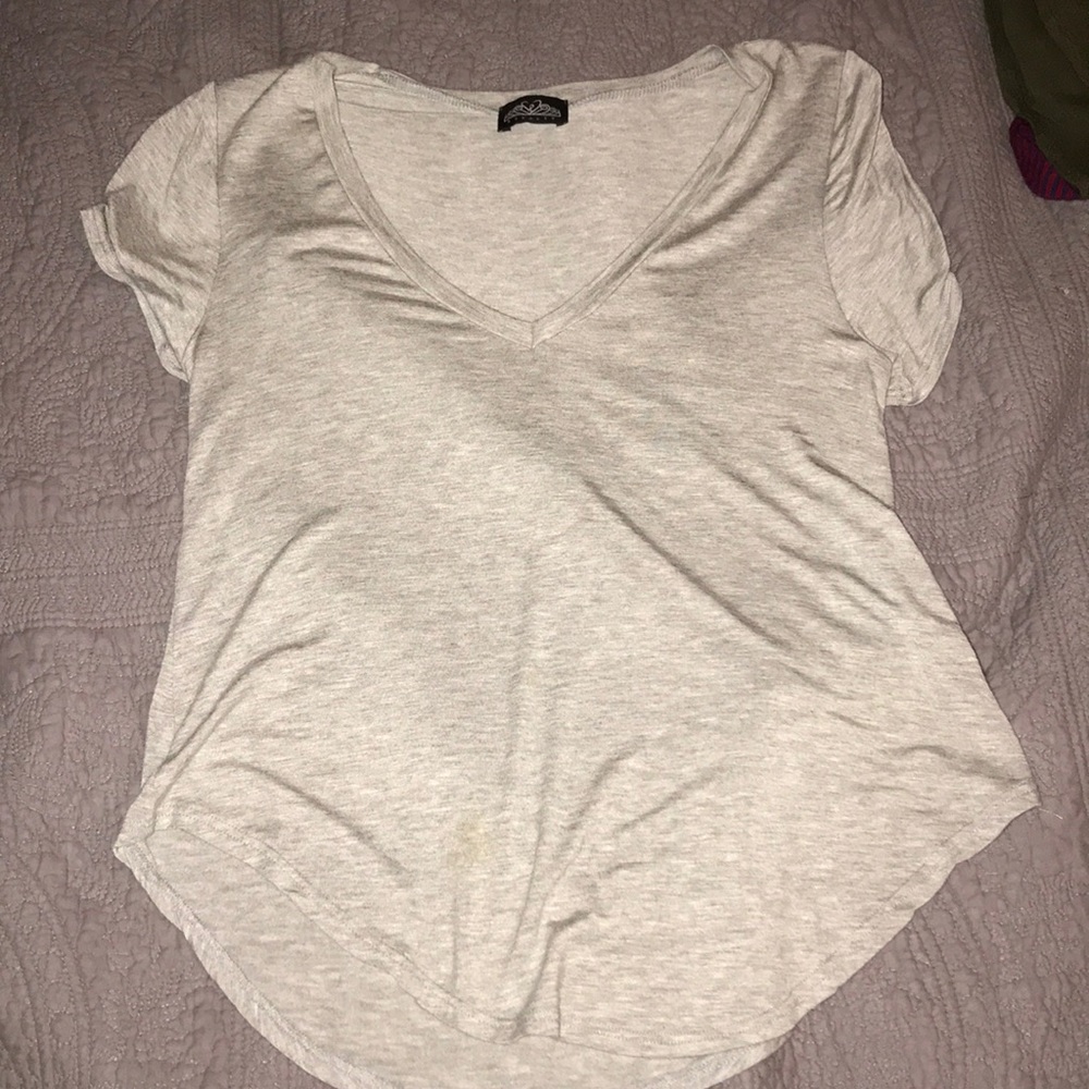 Gray tee